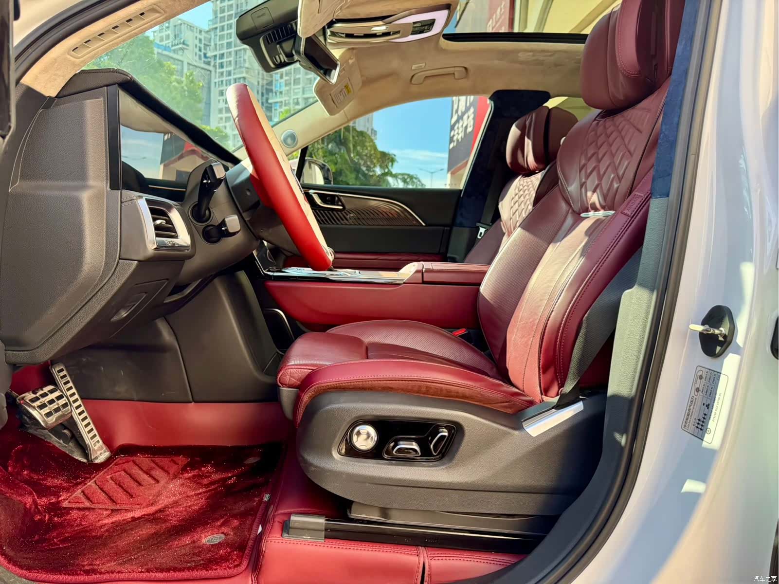 Hongqi E-HS9, 2021 6