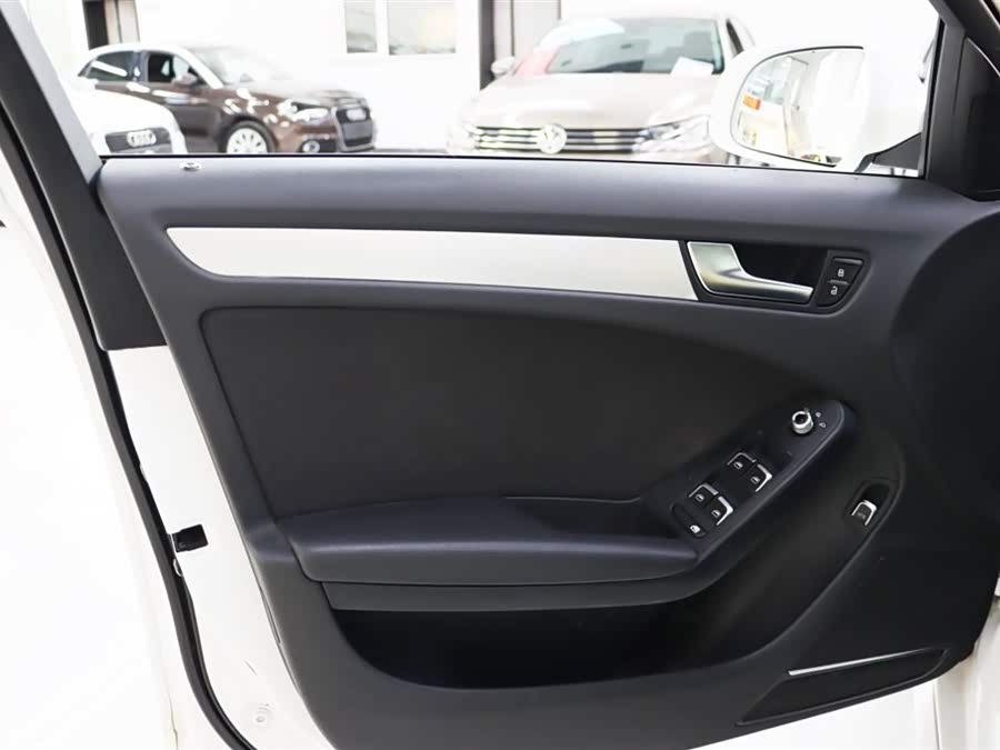 Audi A4L 2014, фото 18