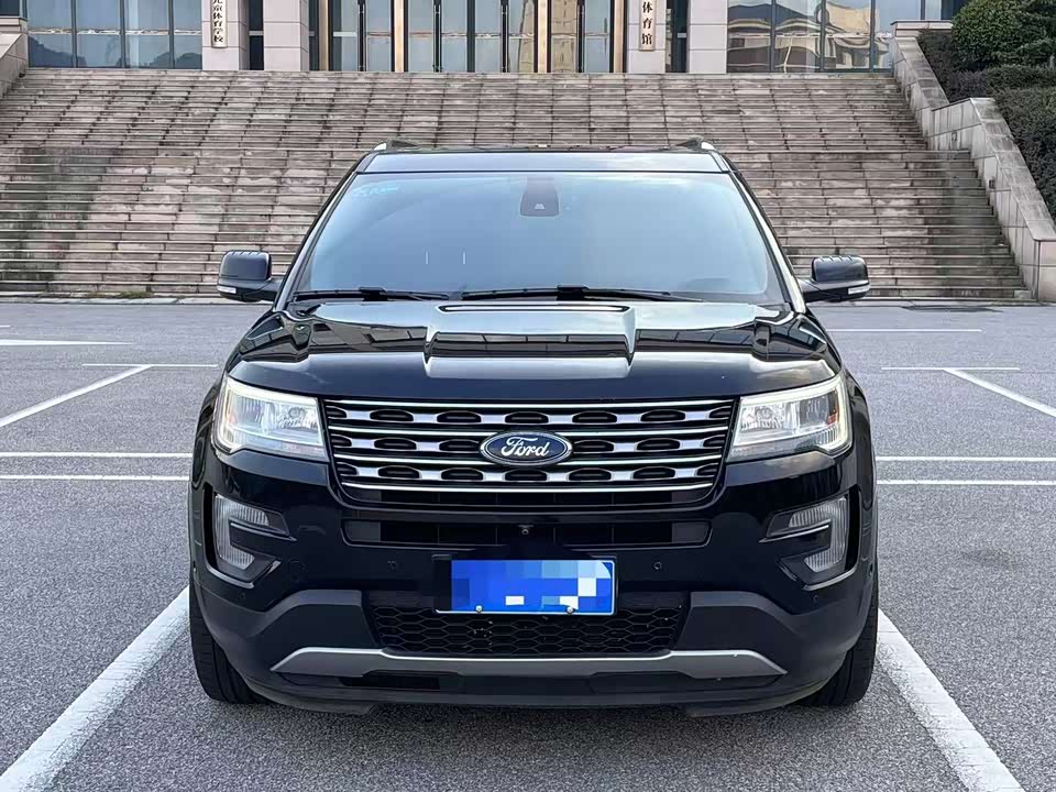 Ford Explorer Ford Explorer