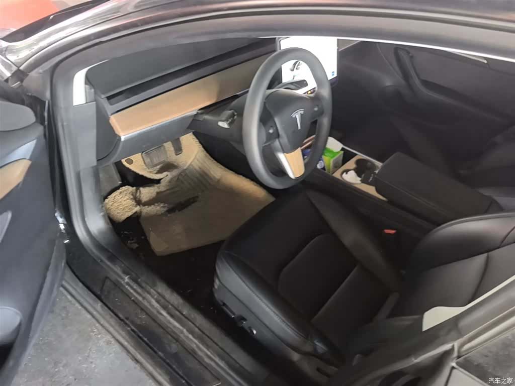 Tesla Model 3, 2023 16