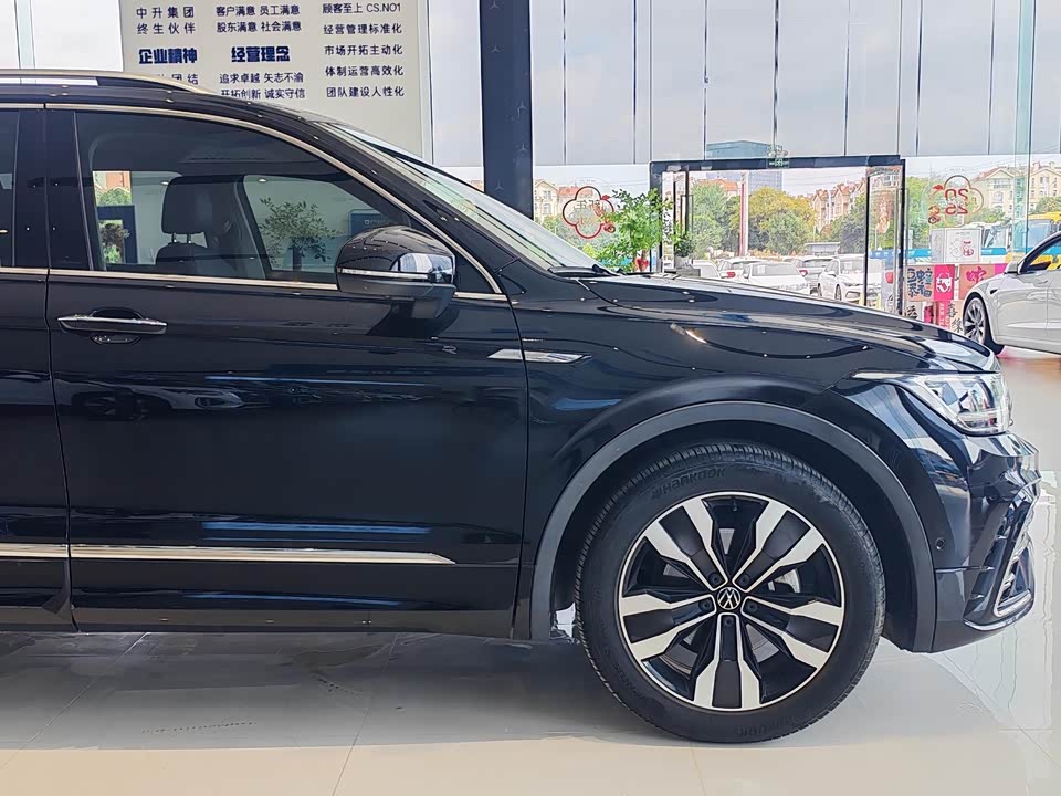Volkswagen Tiguan L