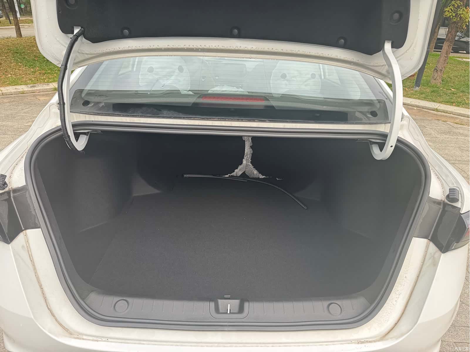 Geely Binray, 2026 10