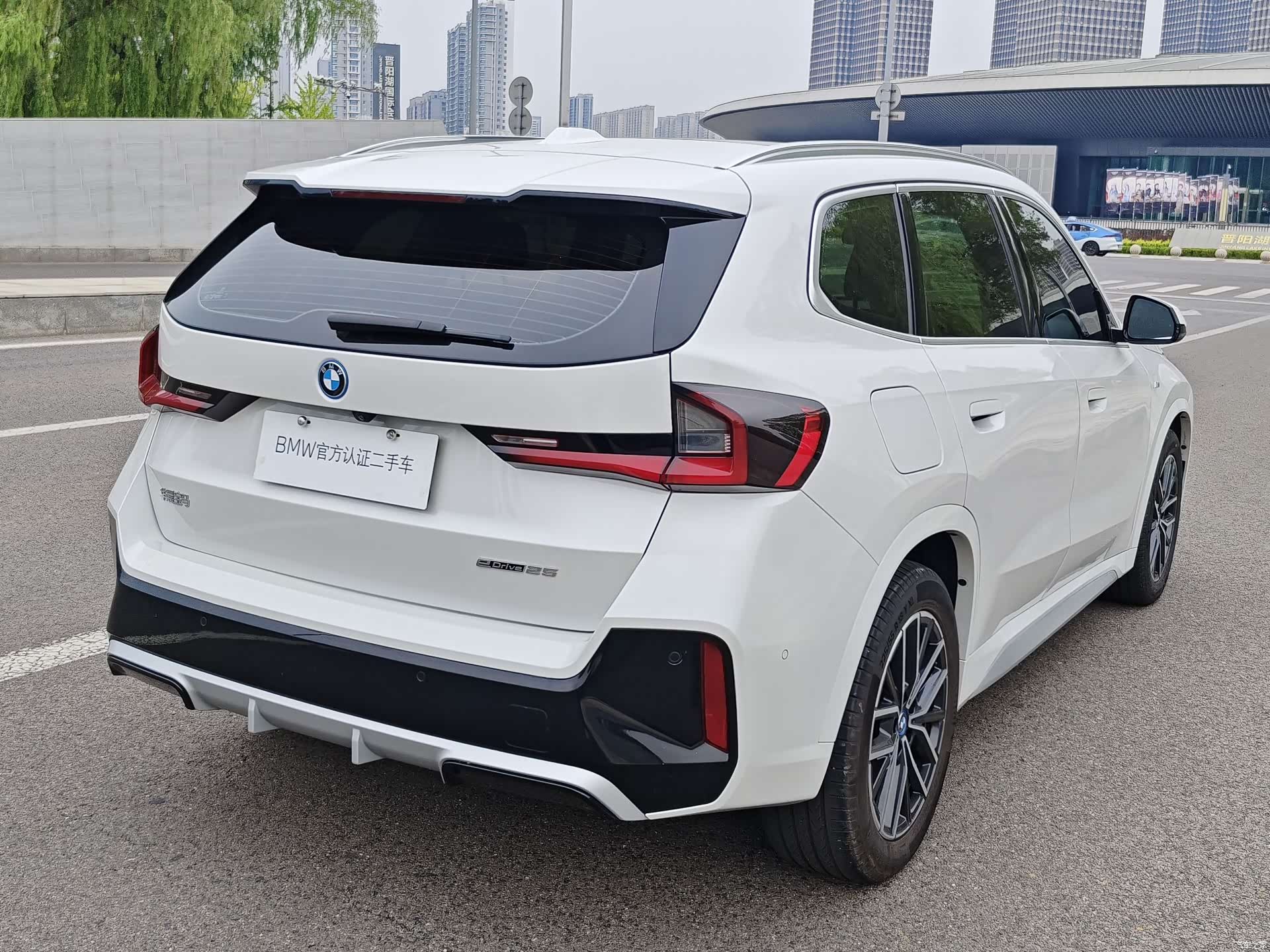 BMW iX1, 2025 4