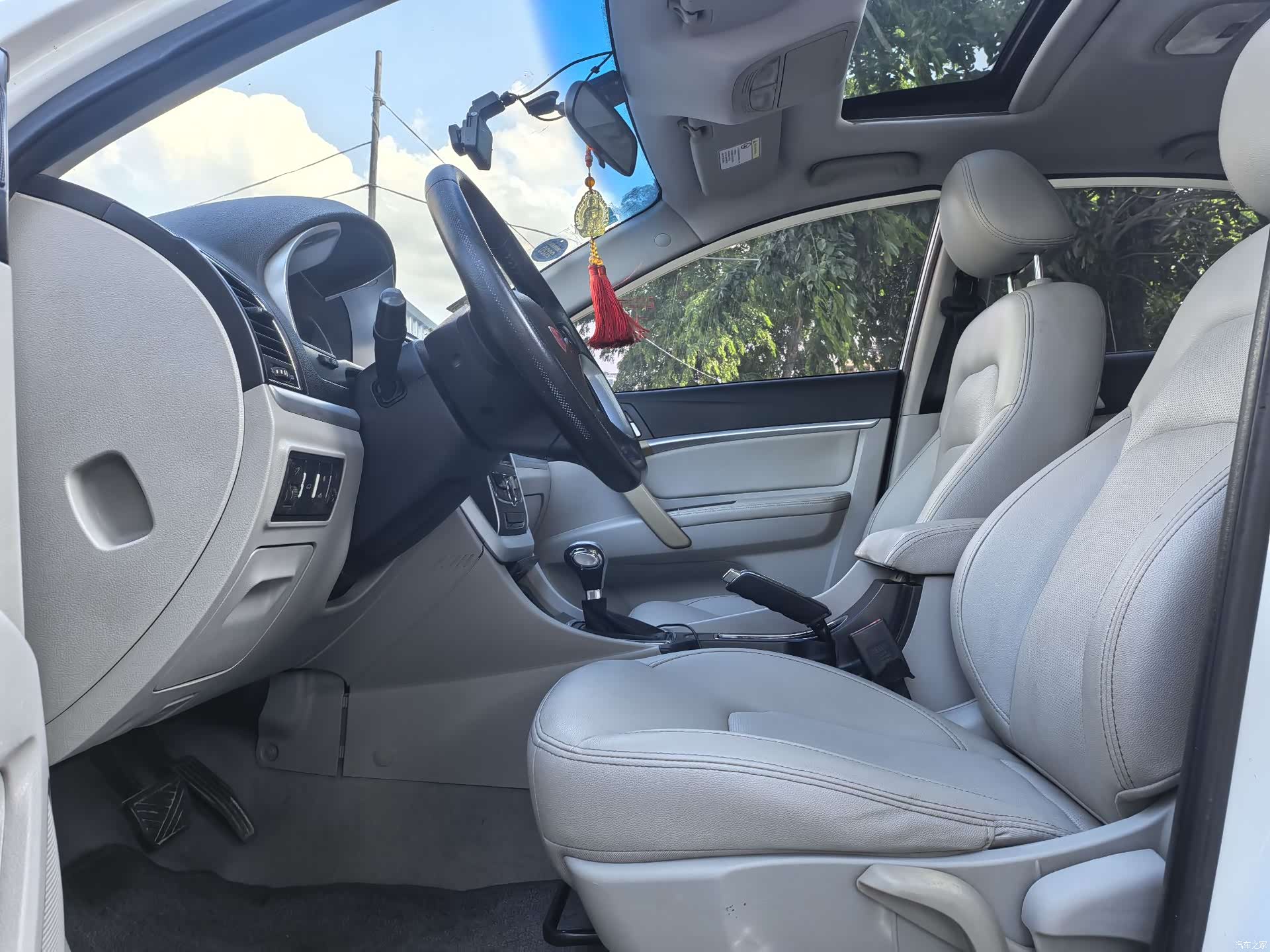 Geely Emgrand, 2015 4