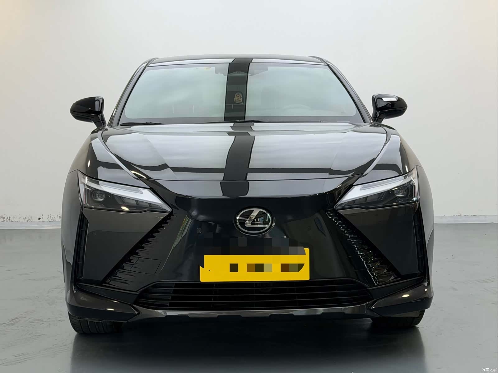 Lexus RZ, 2023 4