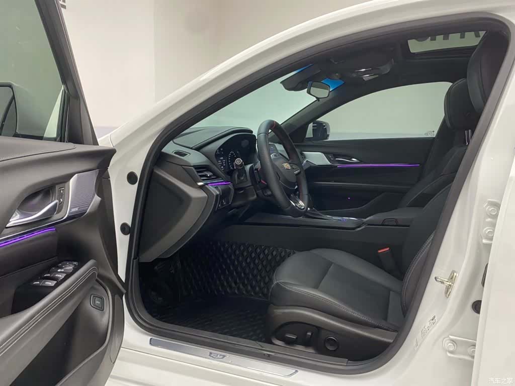 Cadillac CT4, 2023 17