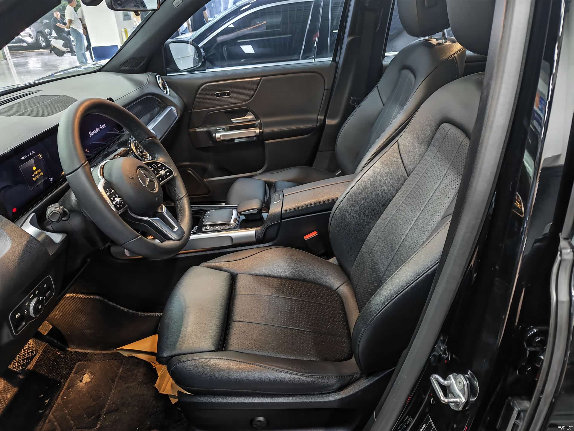 Mercedes-Benz GLB, 2022 все фото