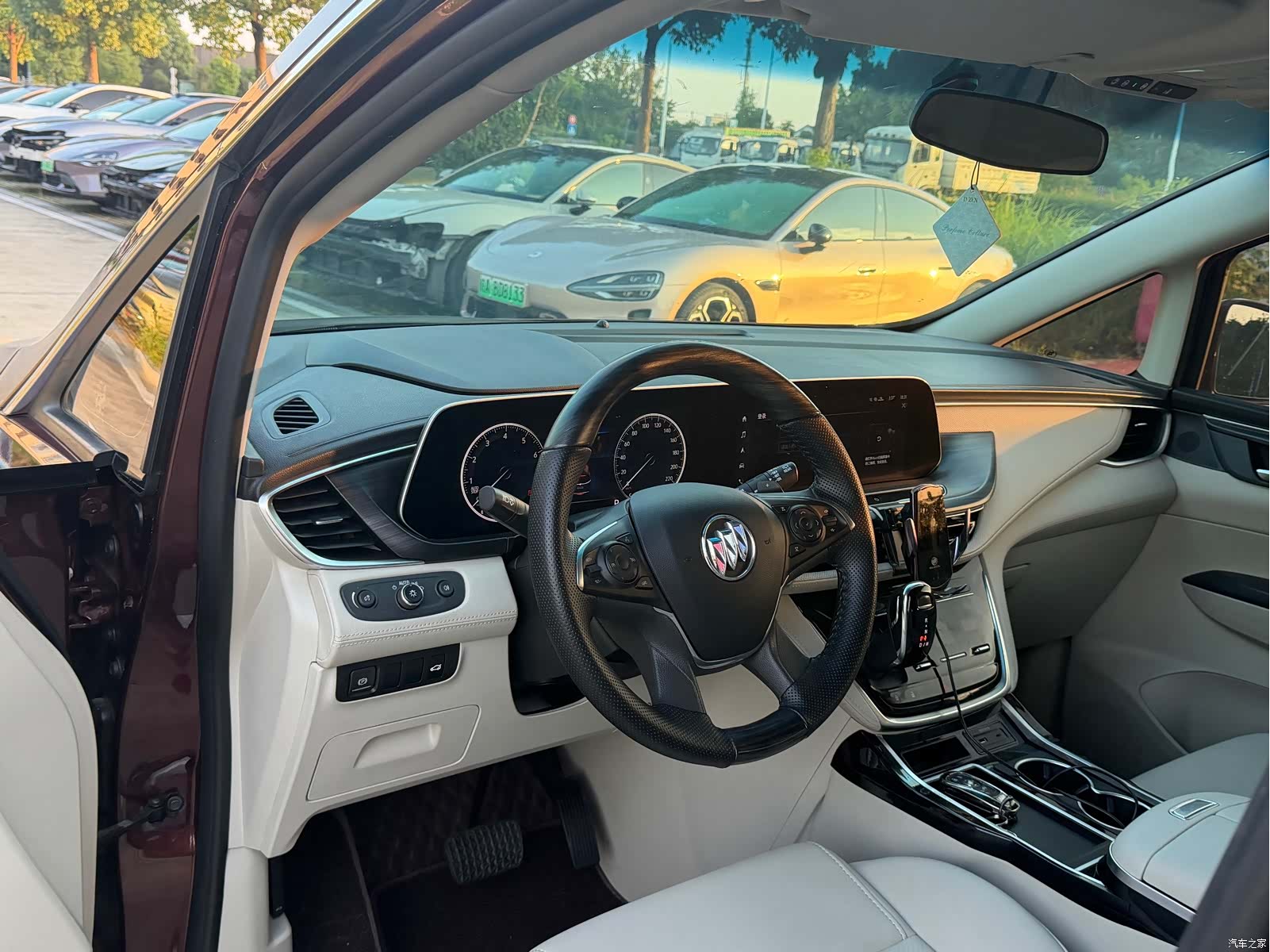 Buick GL8, 2023 8