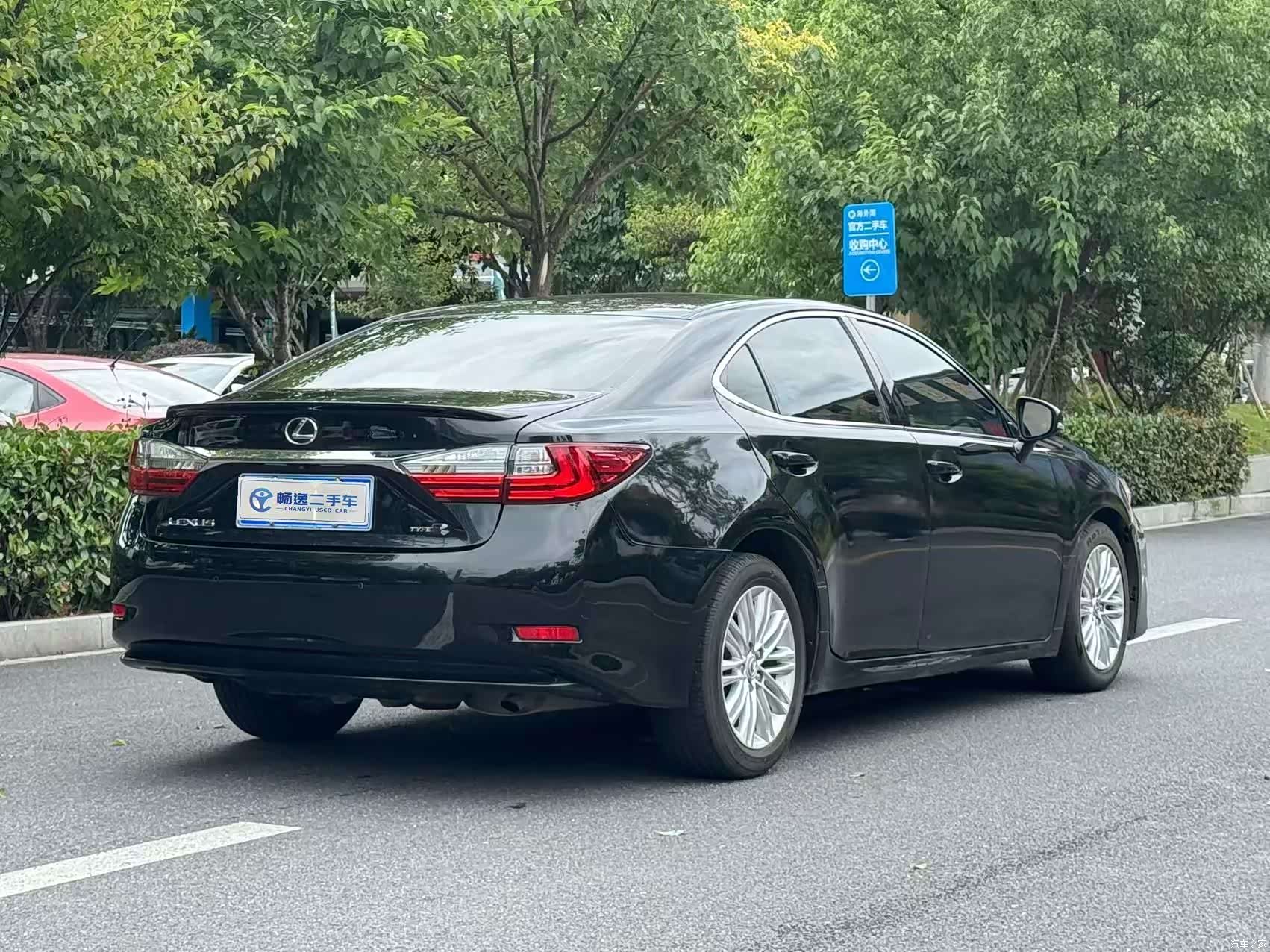Lexus ES, 2016 4