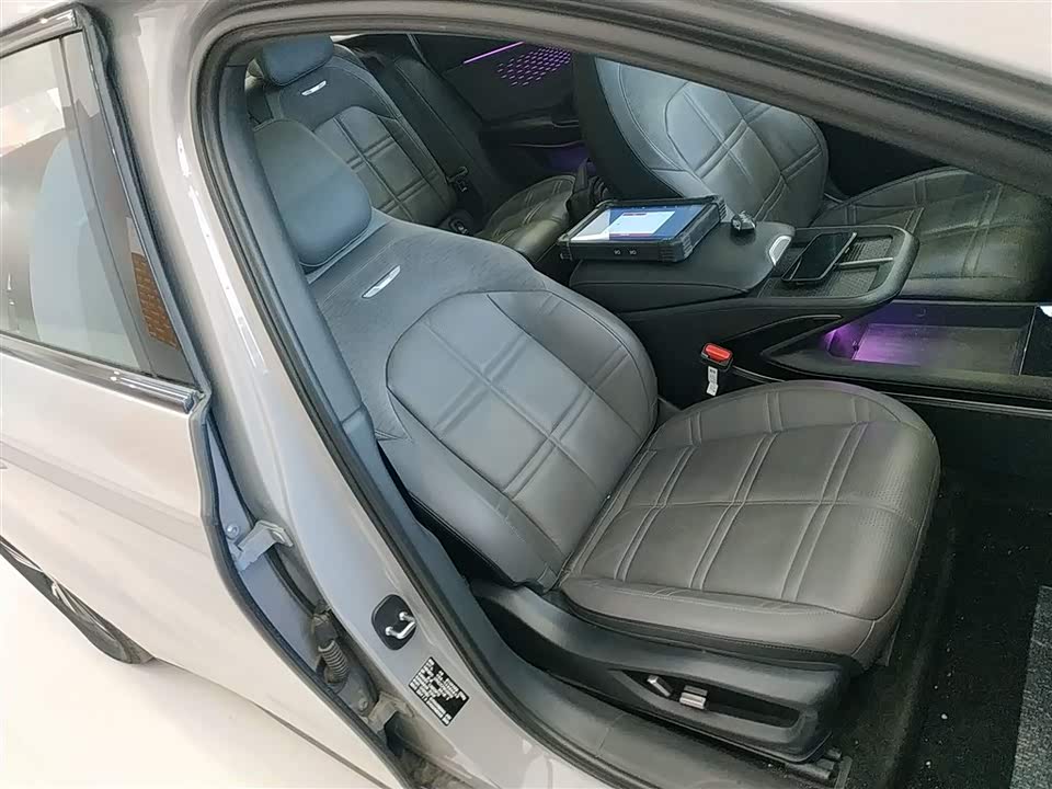 Hongqi EH7 Hongqi EH7
