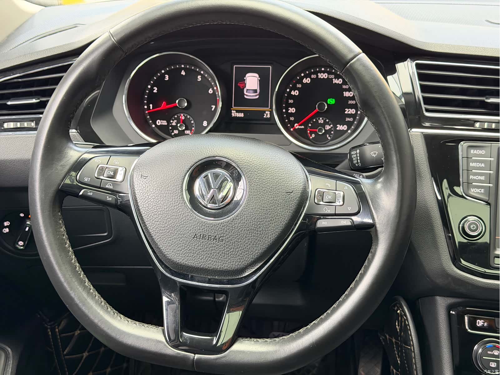 Volkswagen Tiguan L, 2017 14