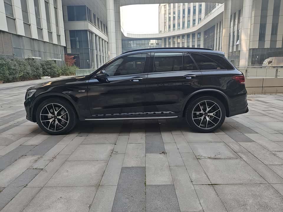 Mercedes-Benz GLC AMG