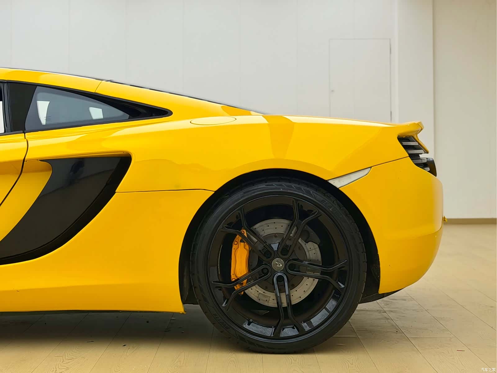 McLaren 12C, 2014 9