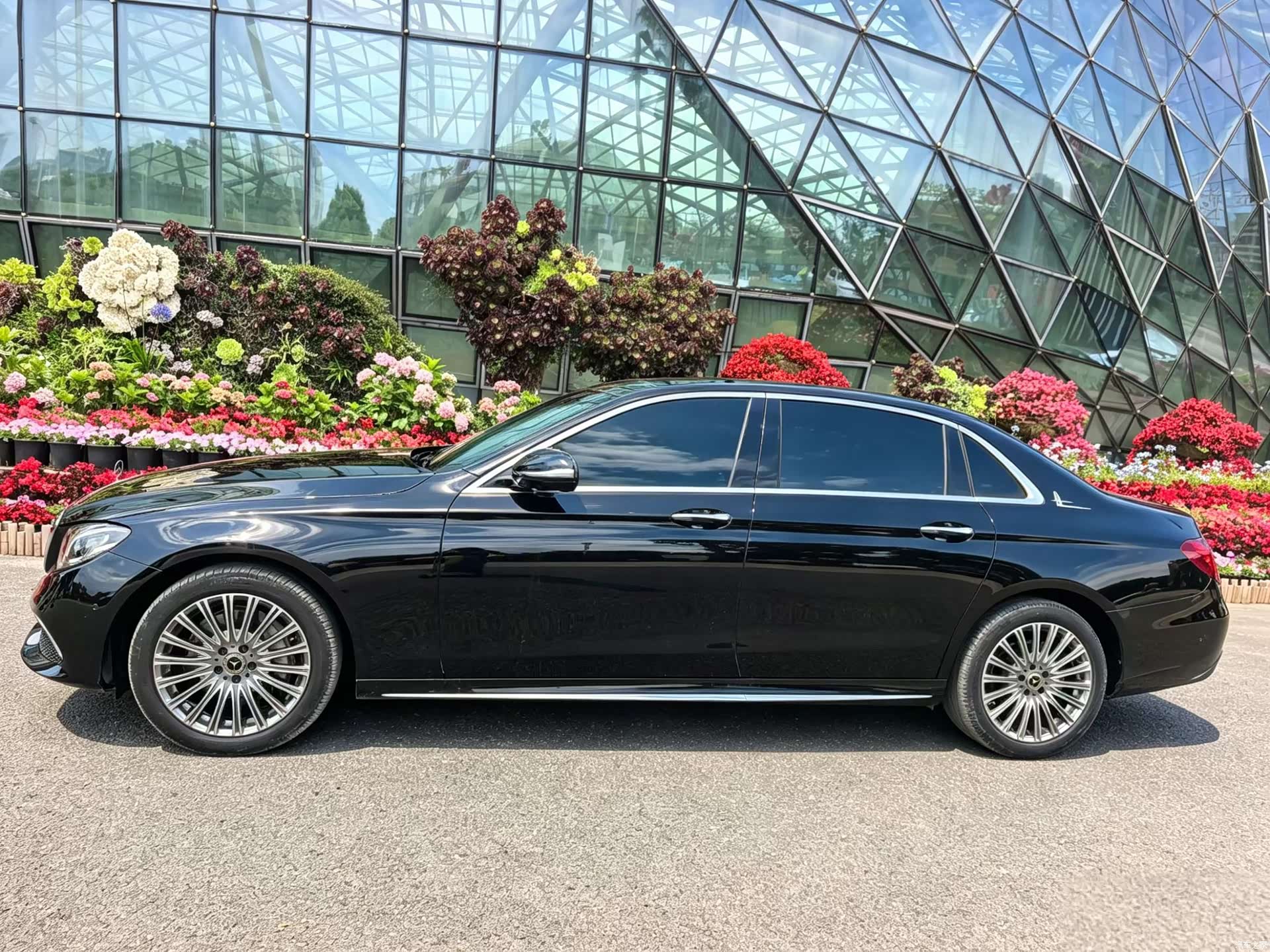 Mercedes-Benz E-Class, 2019 3