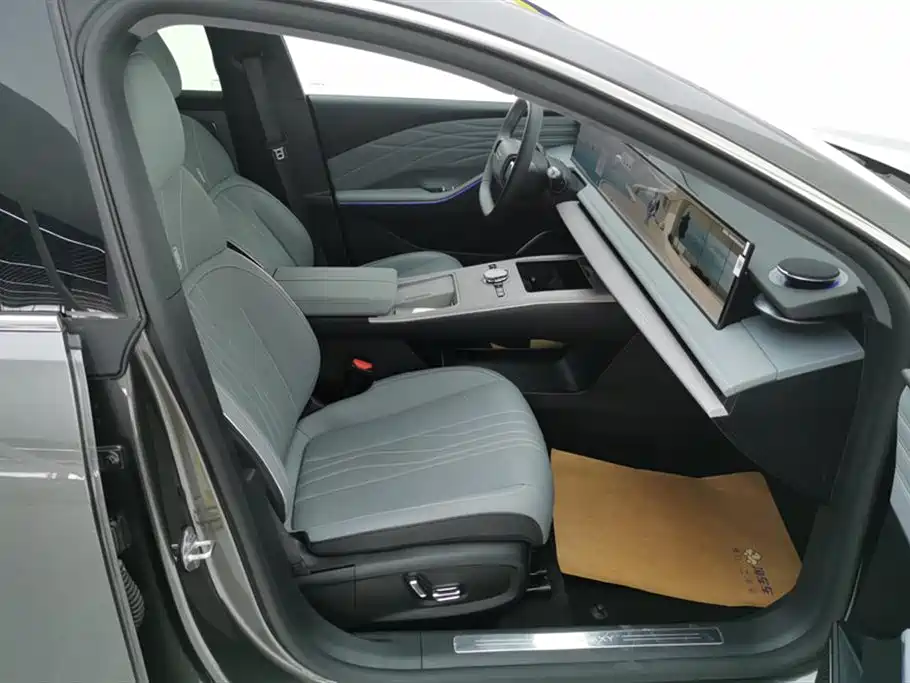 Geely Galaxy Galaxy E8