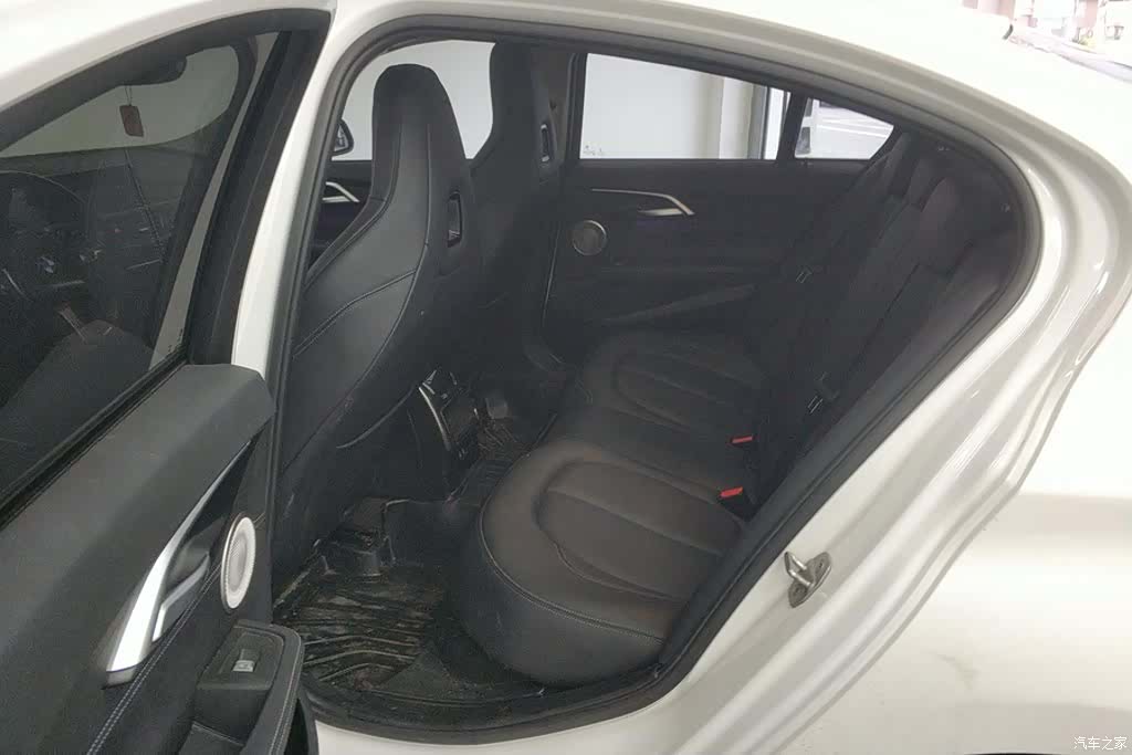 BMW 1 Series, 2021 11