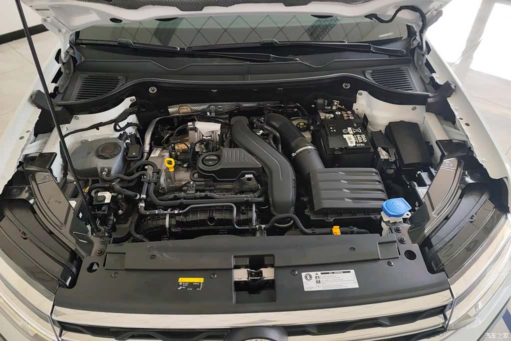 Volkswagen Tharu, 2025 10