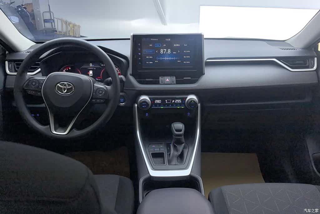 Toyota RAV4, 2020 12