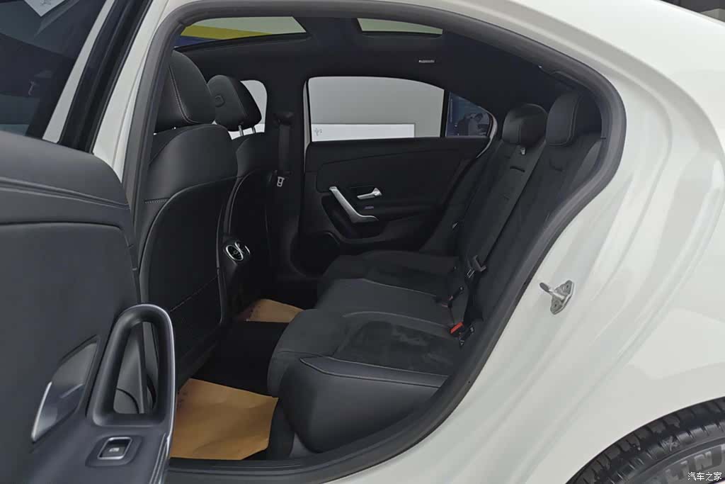 Mercedes-Benz A-Class, 2023 11