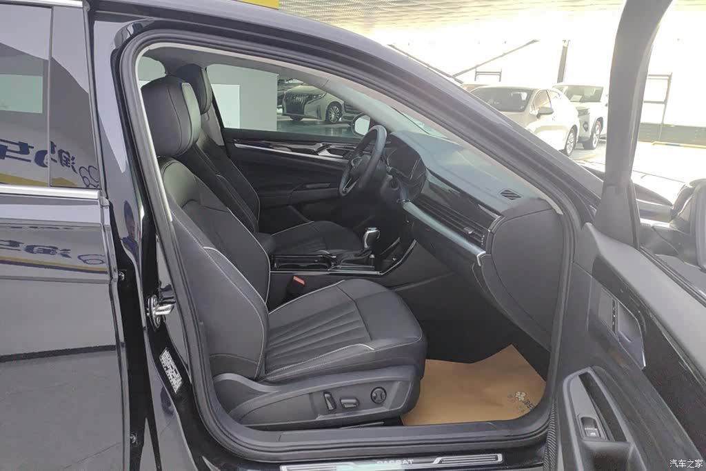 Volkswagen Passat, 2024 8