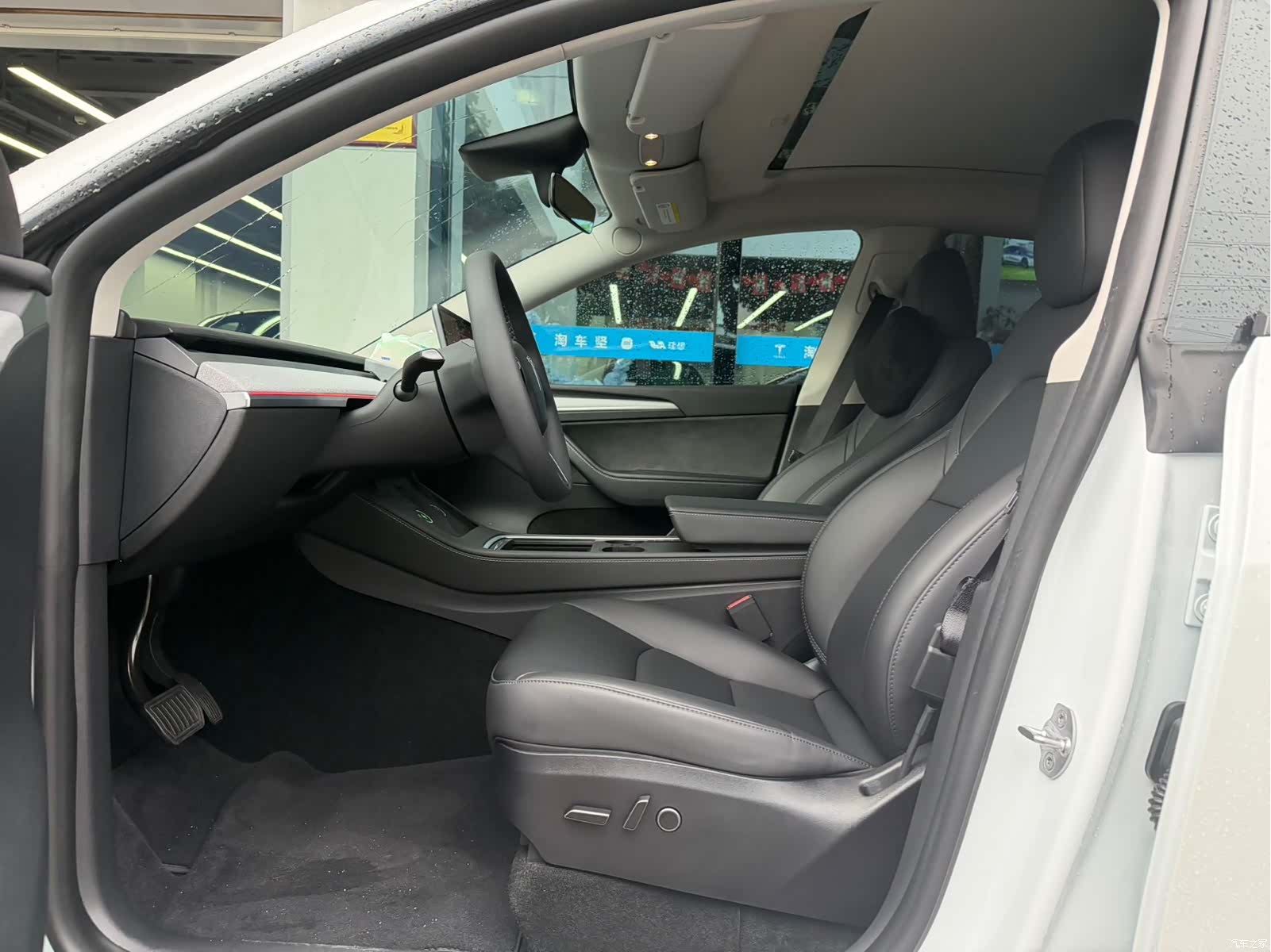 Tesla Model Y, 2023 7