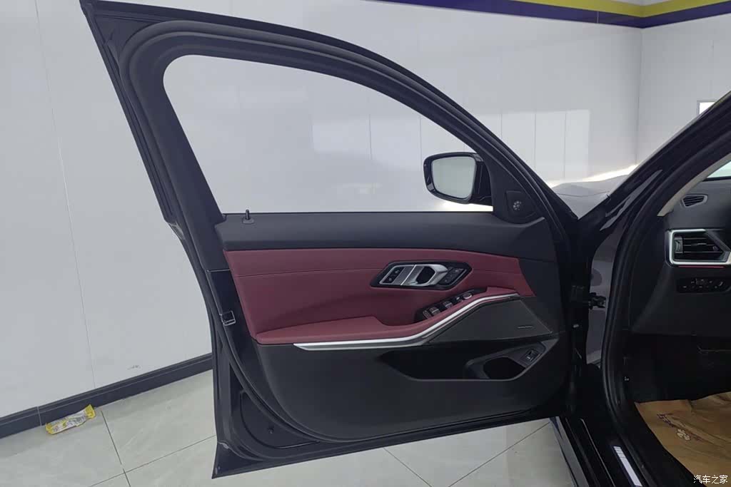 BMW 3 Series, 2024 7