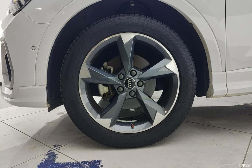 Audi Q3, 2021 6