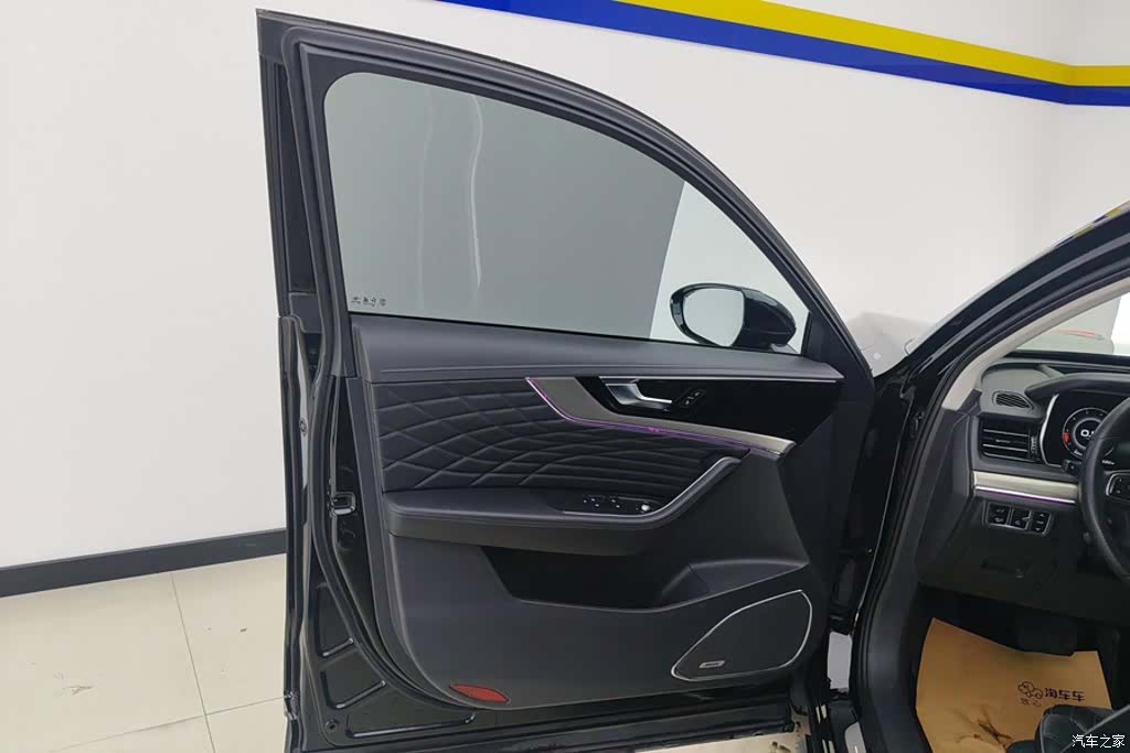 Hongqi HS5, 2022 7