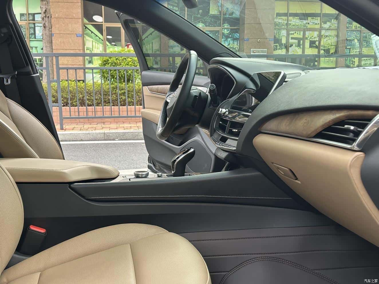 Cadillac CT5, 2022 10