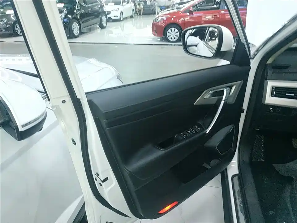 Geely Atlas