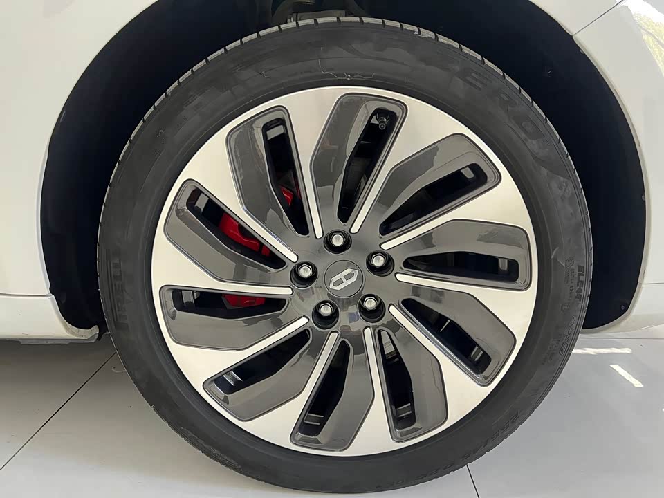 AITO Ask the world M5