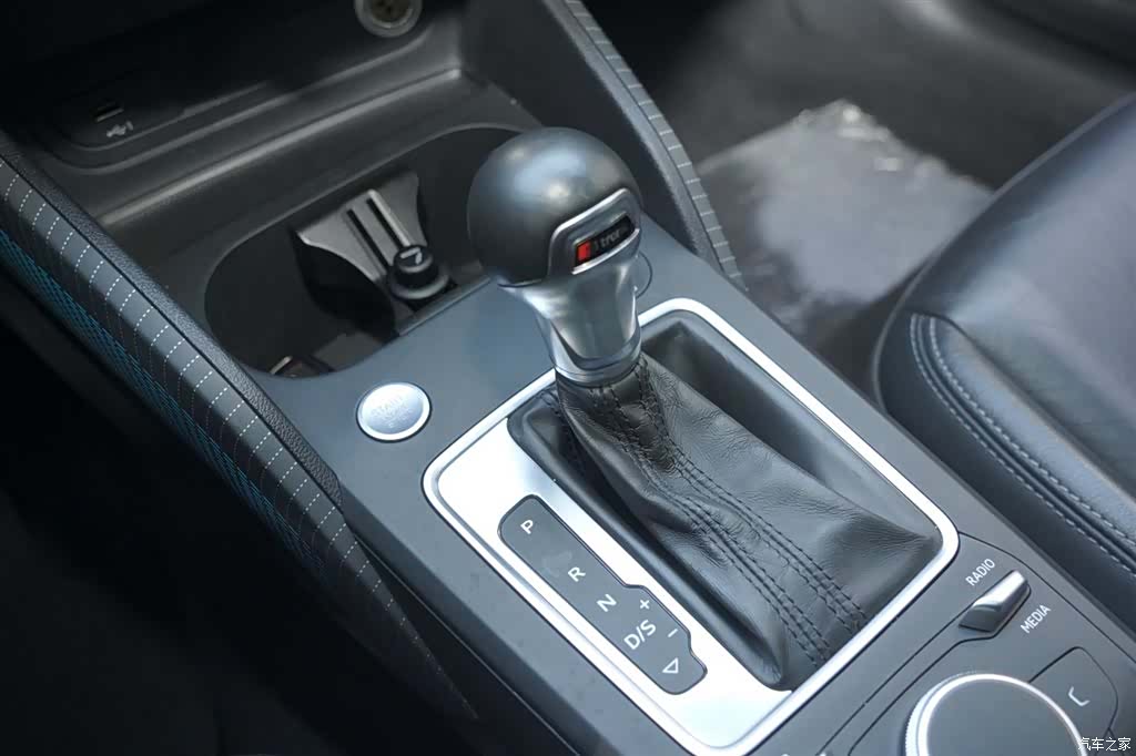 Audi Q2L, 2020 11