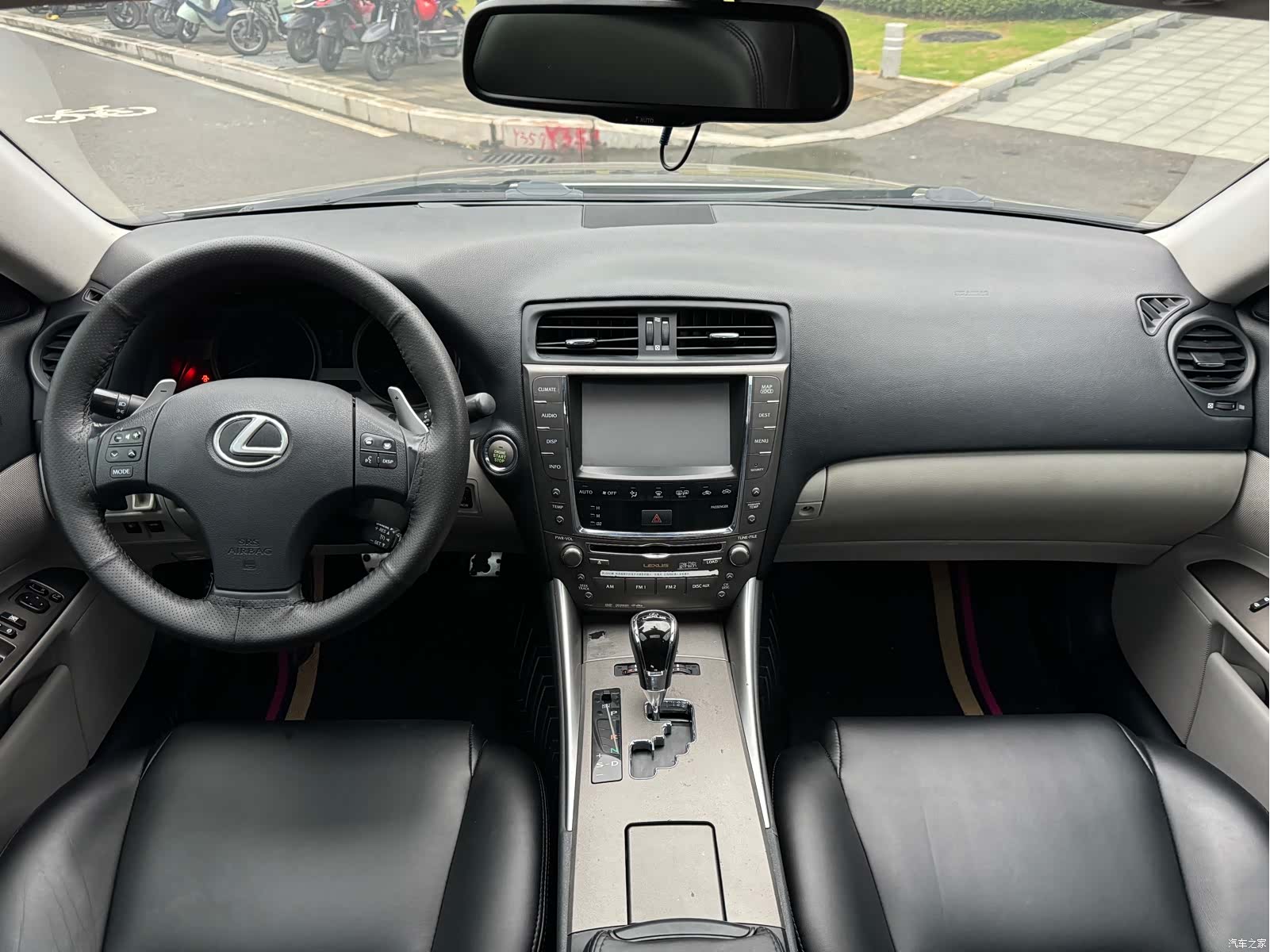 Lexus IS, 2009 8