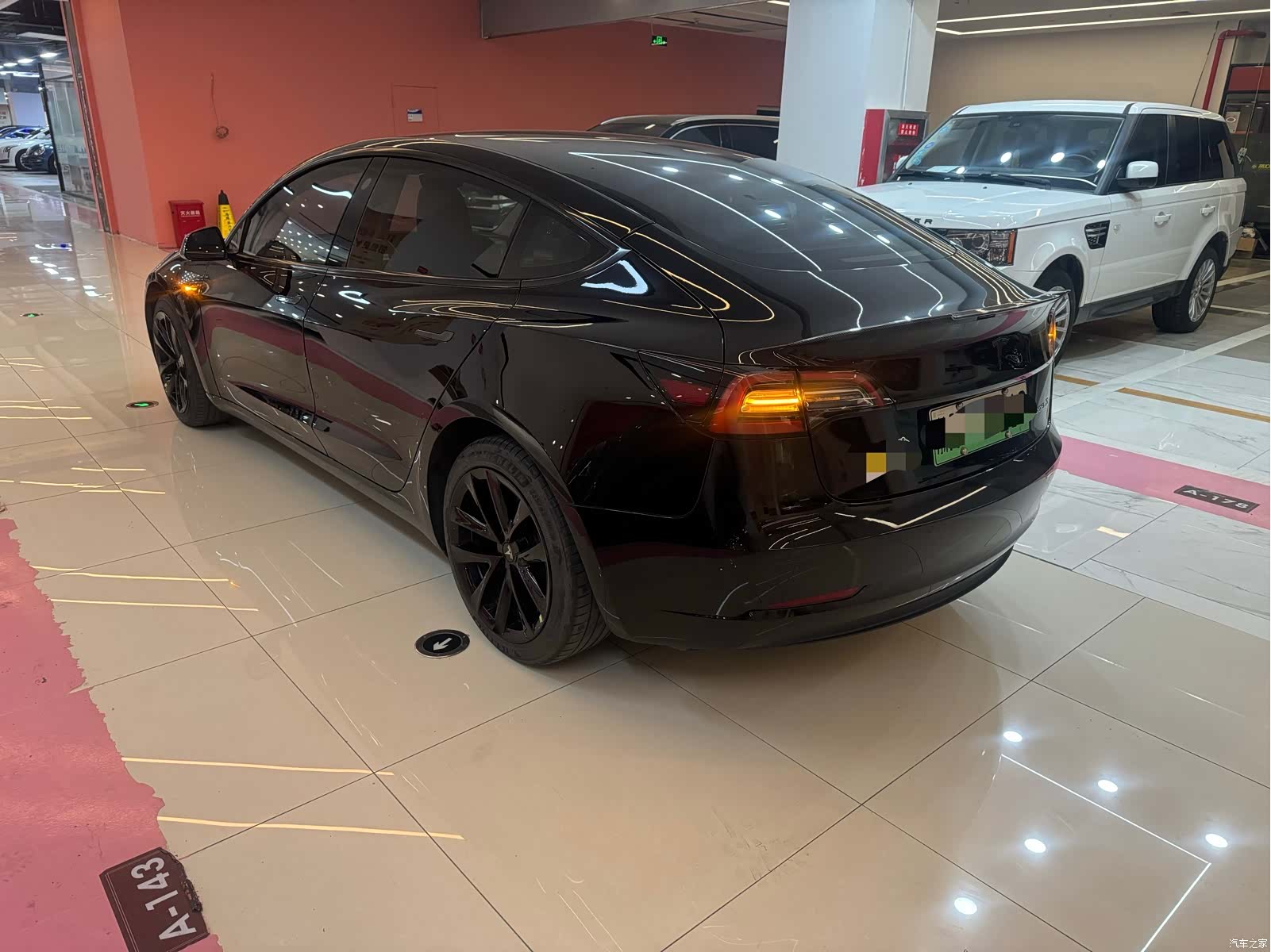 Tesla Model 3, 2023 13