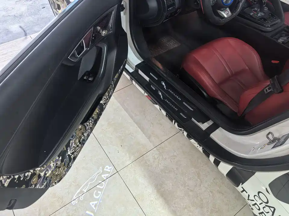 Jaguar F-TYPE