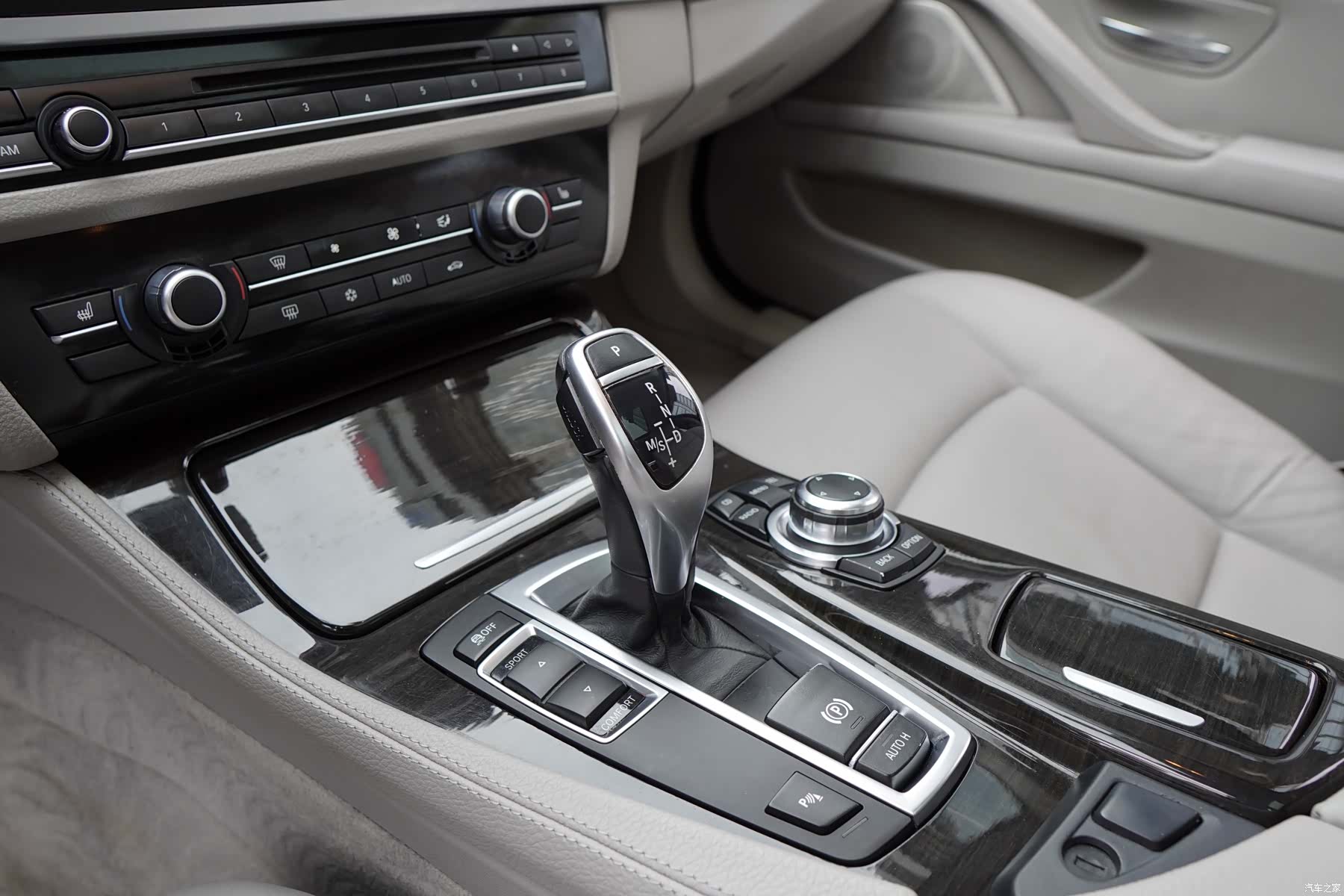 BMW 5 Series, 2012 25