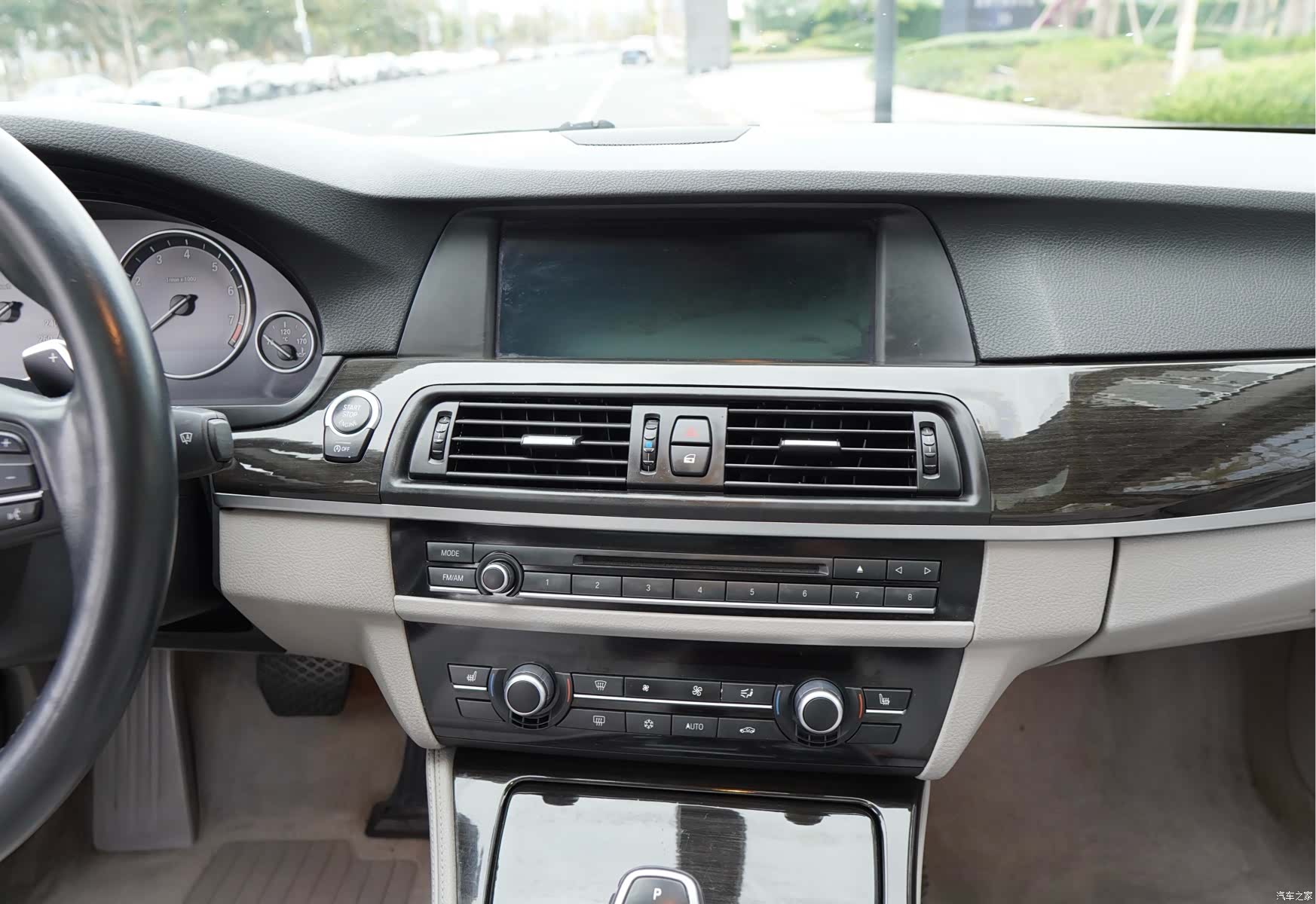 BMW 5 Series, 2012 9