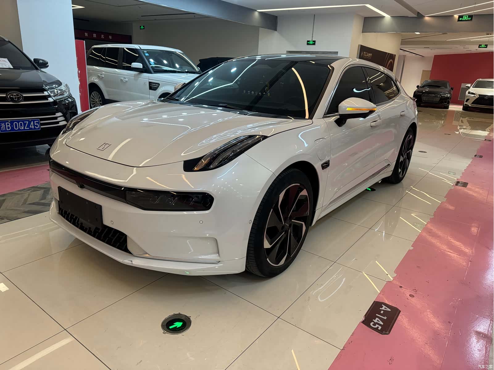 Zeekr 001