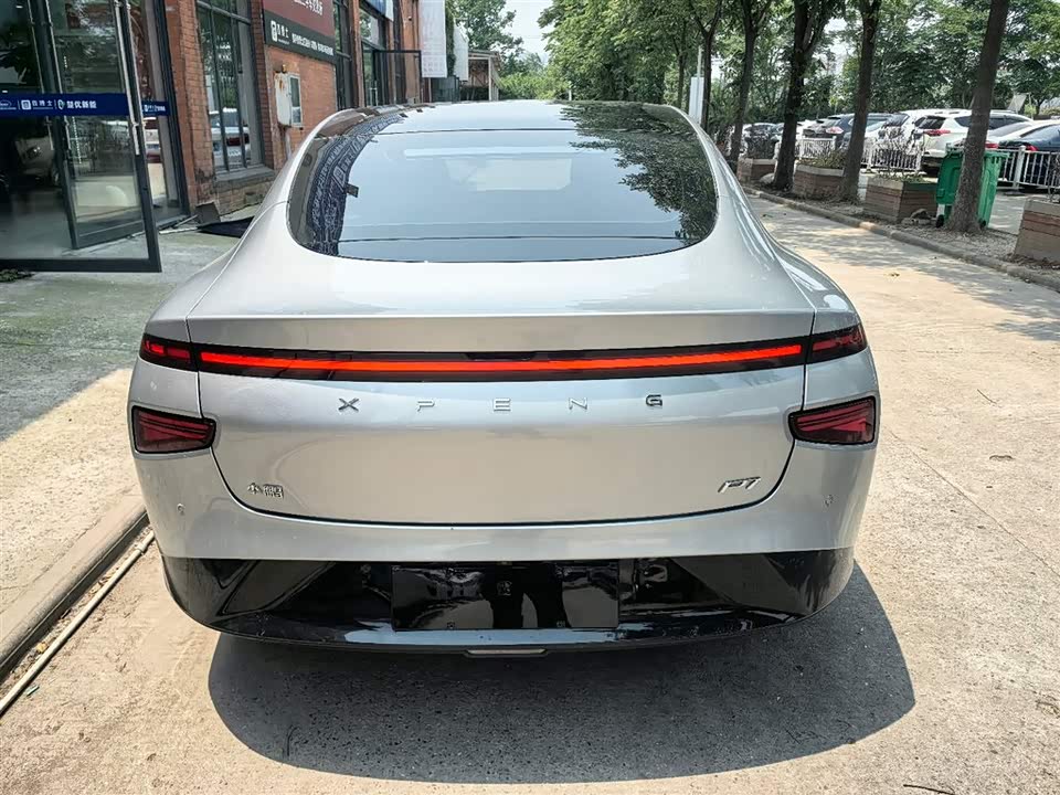 XPENG P7