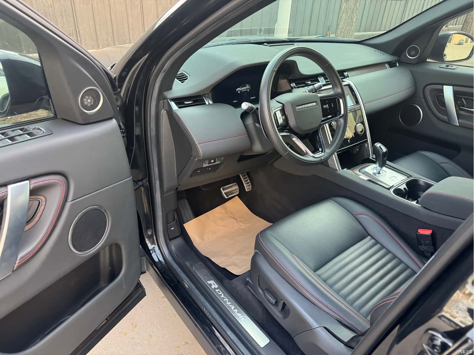 Land Rover Discovery, 2022 все фото