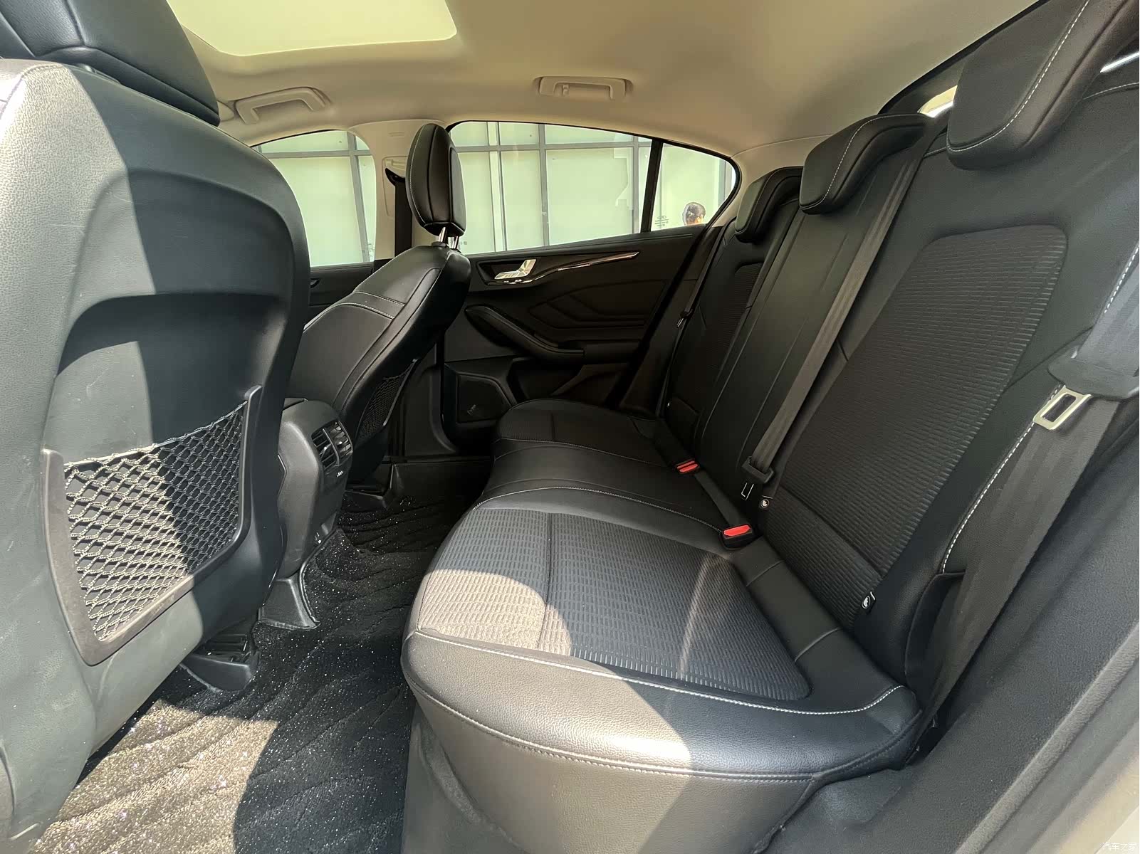 Ford Focus, 2022 11