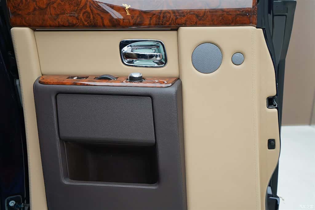Rolls-Royce Phantom, 2013 15