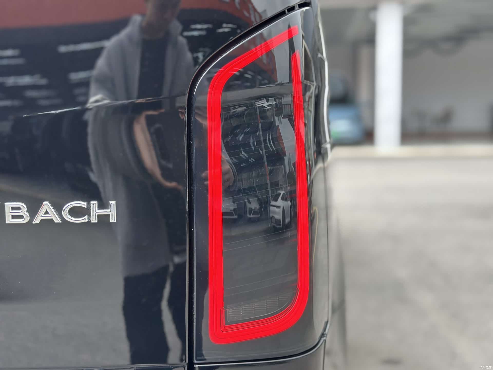 Mercedes-Benz 7, 2023 17