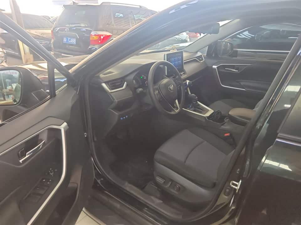 Toyota RAV4 Rongfang