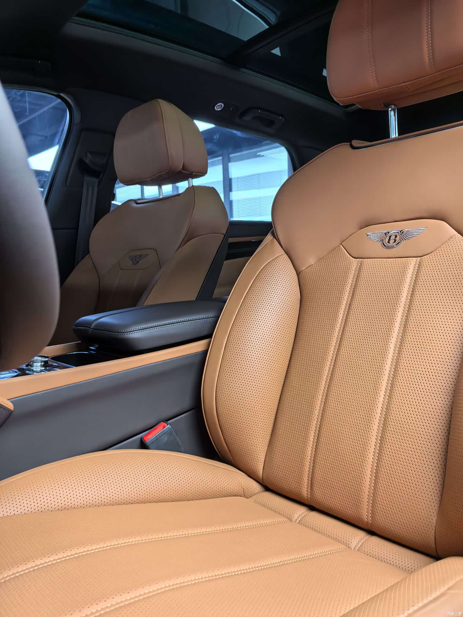 Bentley Bentayga, 2024 6