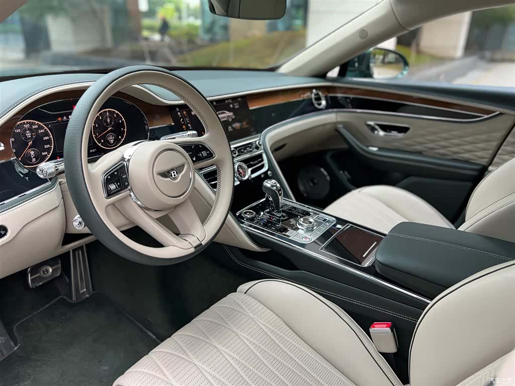 Bentley Flying Spur, 2022 6