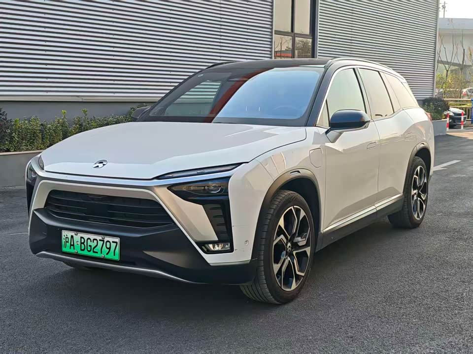 NIO ES8