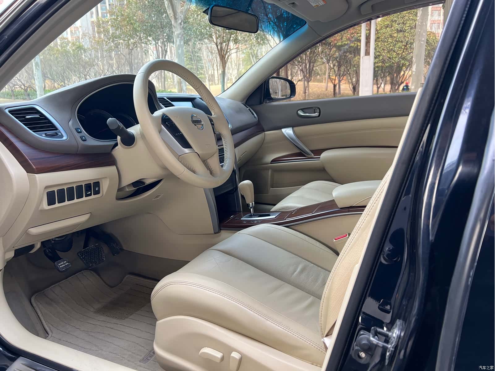 Nissan Teana, 2010 7