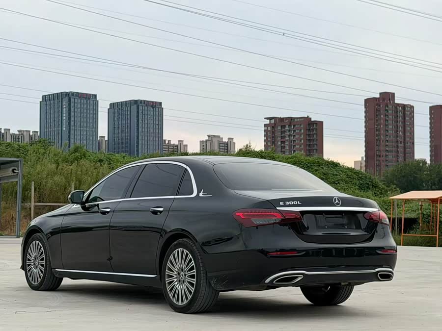 Mercedes-Benz E-Class 2023, фото 7