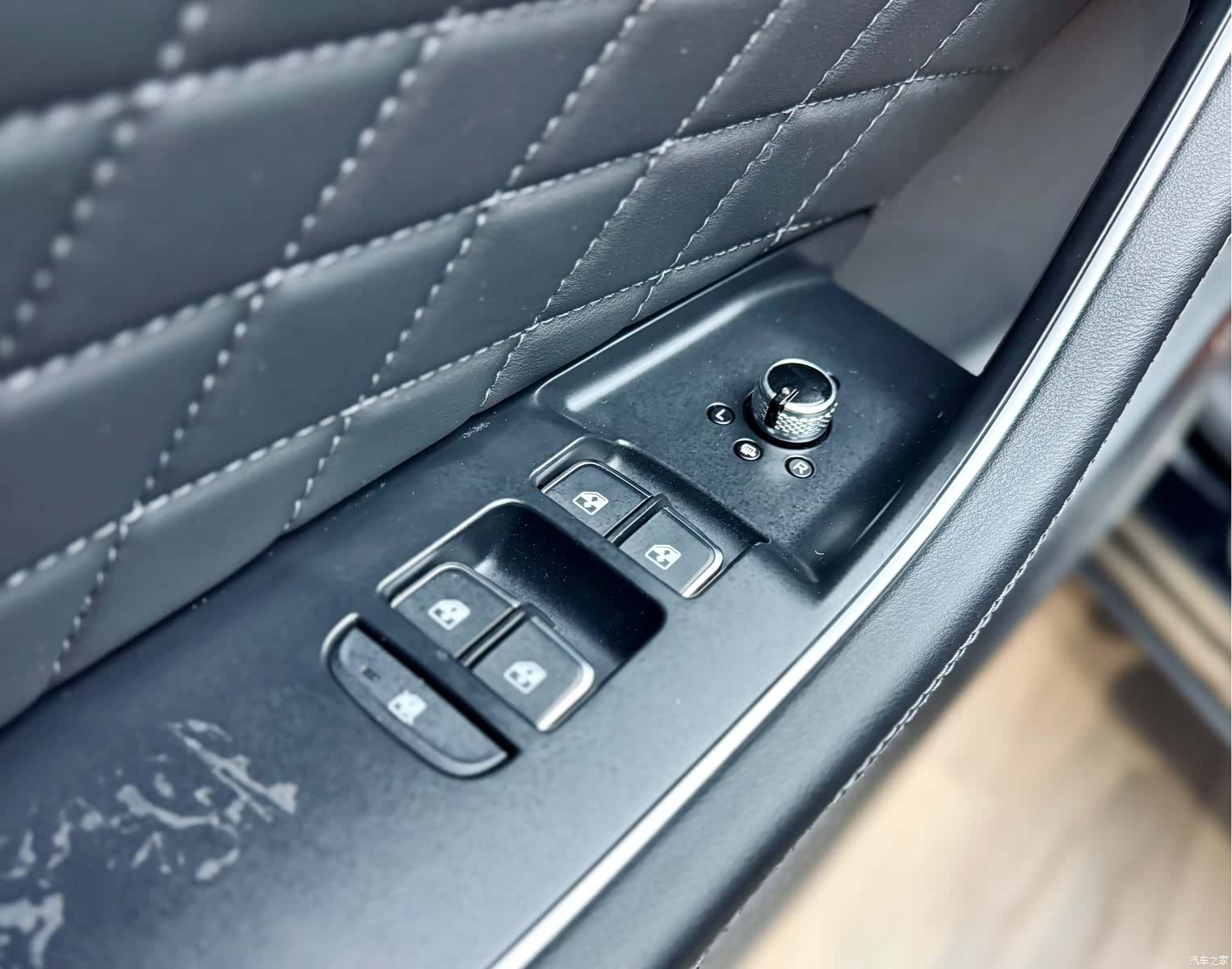 Hongqi HS5, 2021 11